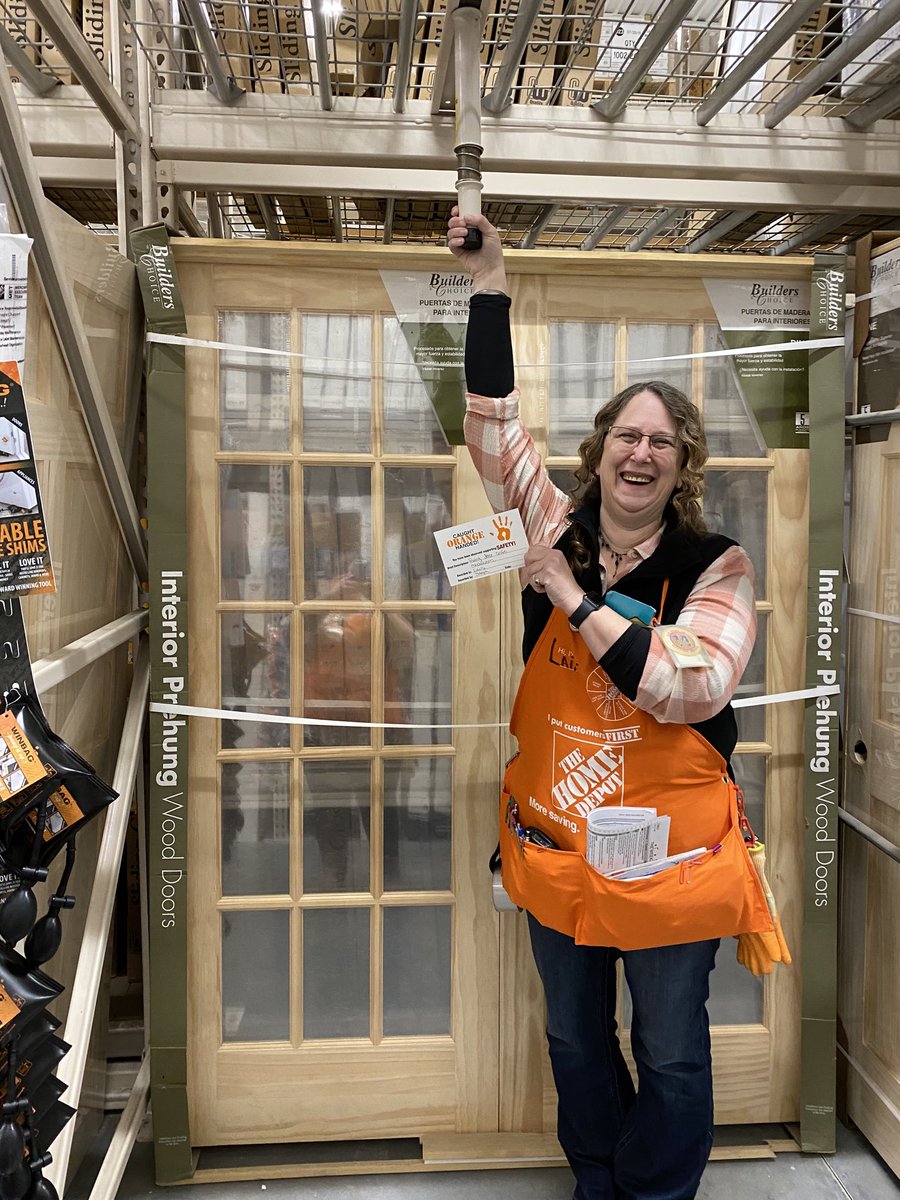 HDTeam4025's tweet photo. While walking the Dept of the day for safety Laini found a safety pole not where it needed to be and fixed it! Thank you for keeping millworks safe for all our customers!! #PNWsafetyfirst https://t.co/WbSpb4kQWK