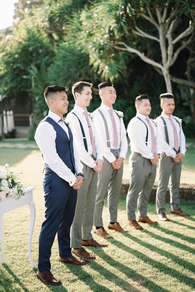 botanicawedding's tweet photo. Tag a mate who has your back πͺ
Who will be standing next to you at the altar?
See more at the full gallery here from Carmen & Adrian's wedding day---> https://t.co/rNbv0FaGA4
.
.
.
(πΈ@axioo.bali)
#uluwatu#uluwatuwedding #theedgebali #botanicaweddings #truelove #ido https://t.co/8wZI8a1Sa6