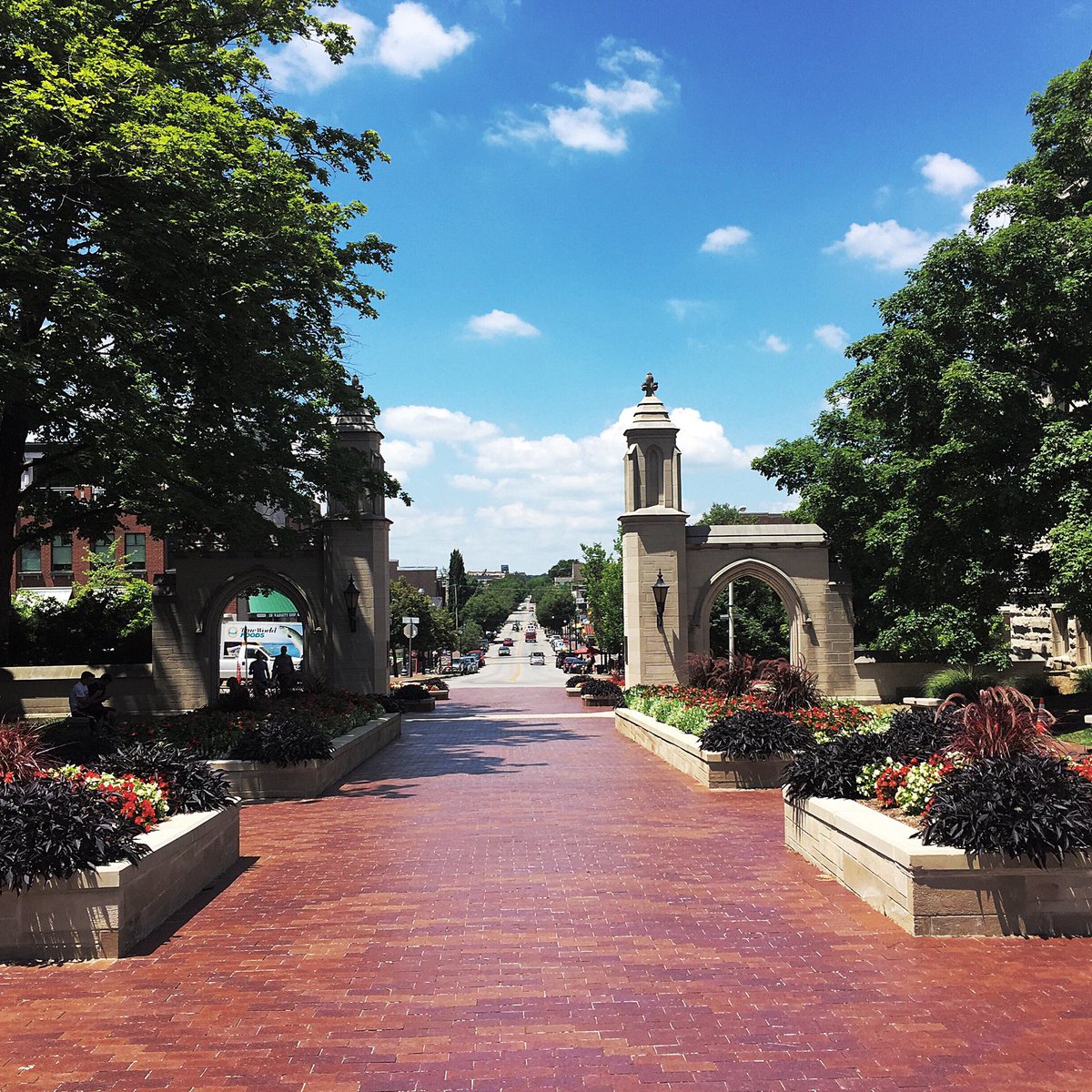 met_cooper's tweet photo. Happy 200th Birthday to @IndianaUniv #IU #SampleGates https://t.co/PY9bR3UweB