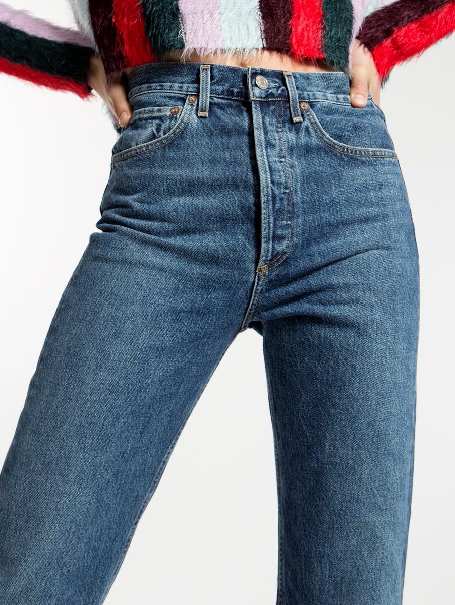 RainbowJeans416's tweet photo. Distressing your mom jeans #PastimesFromThe90s
https://t.co/4mdmxZH25m https://t.co/OCi1wnW8iM