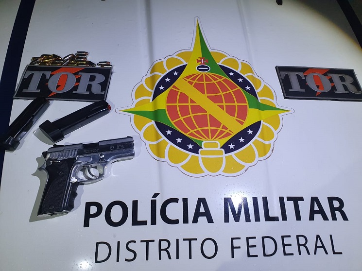 pmdfoficial's tweet photo. Um homem foi preso com uma arma de fogo no KM 03 da DF 345, em Planaltina, por volta das 18h30 desta segunda-feira (20). https://t.co/soQnb9e9vt https://t.co/ceGFIndut2