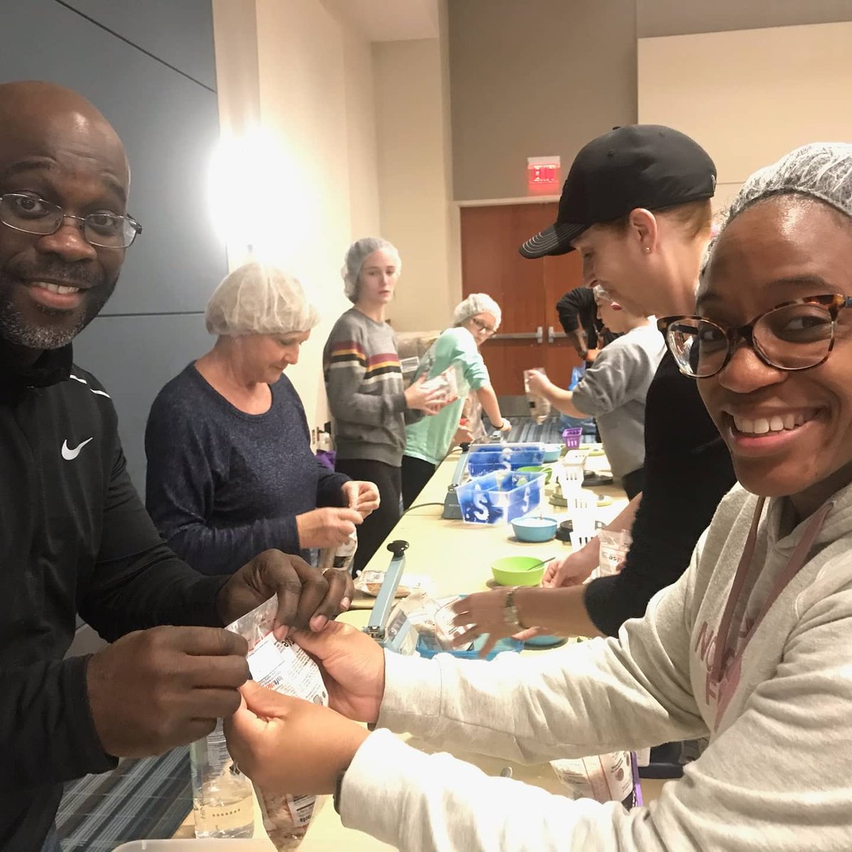 wilson949698's tweet photo. Serving together officially since 1991! 2020 MLK Day of Service. ...the family that serves together...making an IMPACT! #ministryoutsidethewalls #servantleaders #weworship #weserve https://t.co/OVanHWJLqt