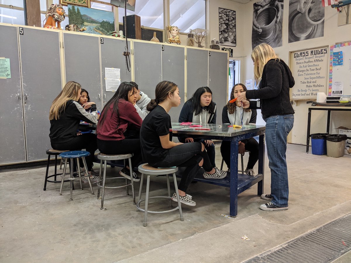 WHSPios's tweet photo. On MLK Day, our students came together to provide services for our community.
🐶🐱The Animal Advocacy Club and Crafts Club joined forces to make cat and dog toys for local animal shelters.
#LikeAPio #Servathon #UnlimitedYou https://t.co/LjpCHPUXXX