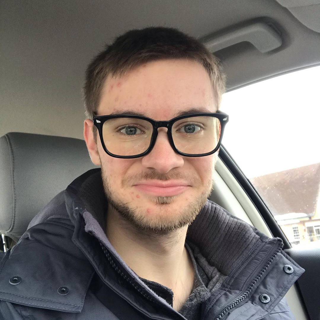 Cyxusofficial's tweet image. Just smile.😃😃
👓👓type 8082

Taken by @kyleniemanlz with #Cyxus Blue Light Blocking Glasses.
#photography #photooftheday #man #fitness #wellness #selfie #fashion #fashionstyle #style #stylish #glasses #eyewear #eyeglasses #winter #healthy