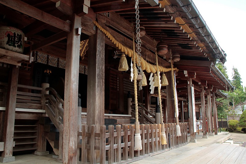 fudaojp's tweet photo. #大山祇神社 #旧暦元旦祭
一生一次連續三年去參拜的話，什麼願望都會幫您實現的野澤山神。在農曆年時，人們會在除夕夜祈求健康及家庭出入平安。當初一零點時，會擊出一番大鼓，進行新年祈禱儀式。據說從除夕跨越至初一參拜的話，心願更能達成呢。
#日本東北 #福島縣 #ふくしま #Fukushima #福之島 https://t.co/4lZ4xvdFNA