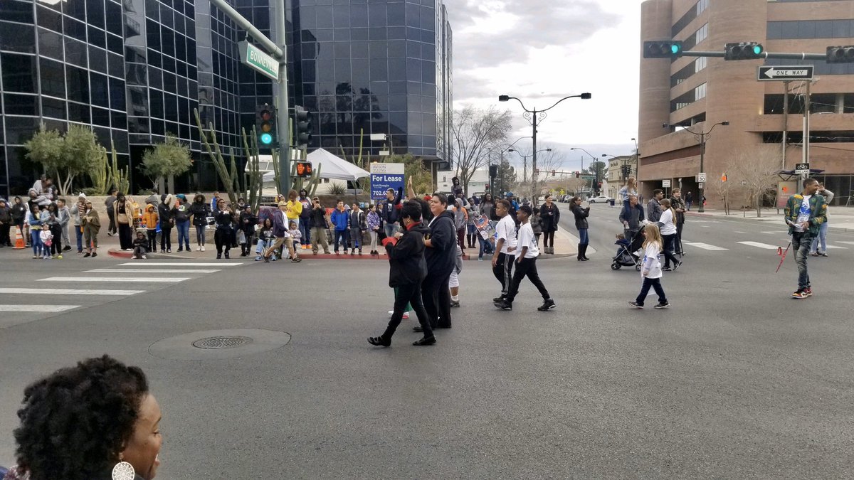 BoldenBaseball's tweet photo. Thank you to all the LVMPD Officers and staff, Bolden Little League players, coaches and volunteers, and the Nevada Black Police Association for supporting us today during the MLK parade!
#MLK #MLK2020 #MLKDay #MLKDay2020 #MLKParade #MLKParade2020 #BLL #BoldenLittleLeague #LVMPD https://t.co/zvHxETJXak