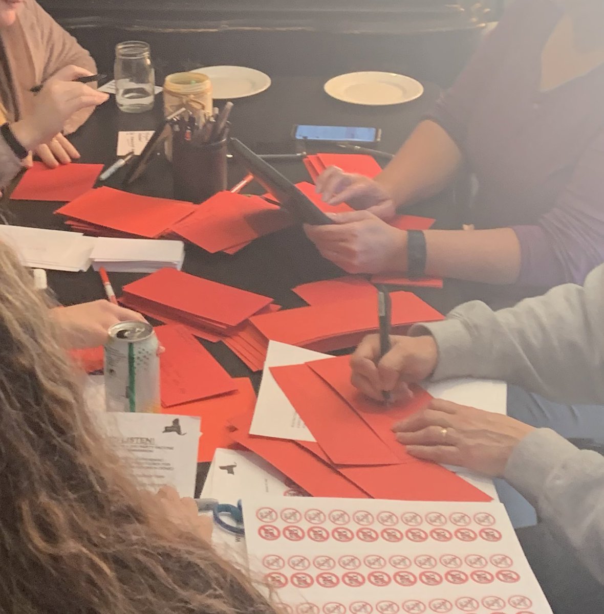 mrs_boss_ny's tweet photo. Sending out our red envelopes to our legislatures today. #nomandates #saynotohpv @Rectitude20 #nysmandates @NYGovCuomo @DemocratFed @rudin_jessica https://t.co/Deb1plcppL