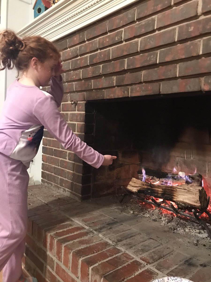 melissalefevers's tweet photo. It’s a s’mores in the fireplace kind of night! #itscold #smores https://t.co/4rI8FjifsH