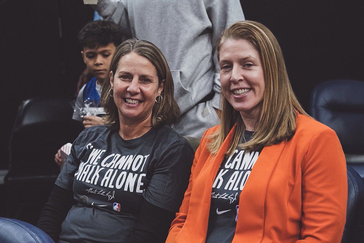 minnesotalynx's tweet image. celeb sighting at the @Timberwolves game 👀