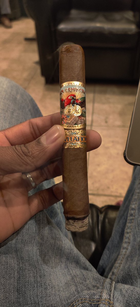 Num1981's tweet photo. A very pleasant revisit. @sancristocigars #doingwhatido #excitedtolightit #cigarobsessed #botl #sotl #timeforacigar #nowsmoking #cigarlife #itsnotahobbyitsalifestyle #notimeforbs #cigarenthusiast #gottaloveaboxpressed #catchmewhenthesmokeclears https://t.co/WoAoGs94AG