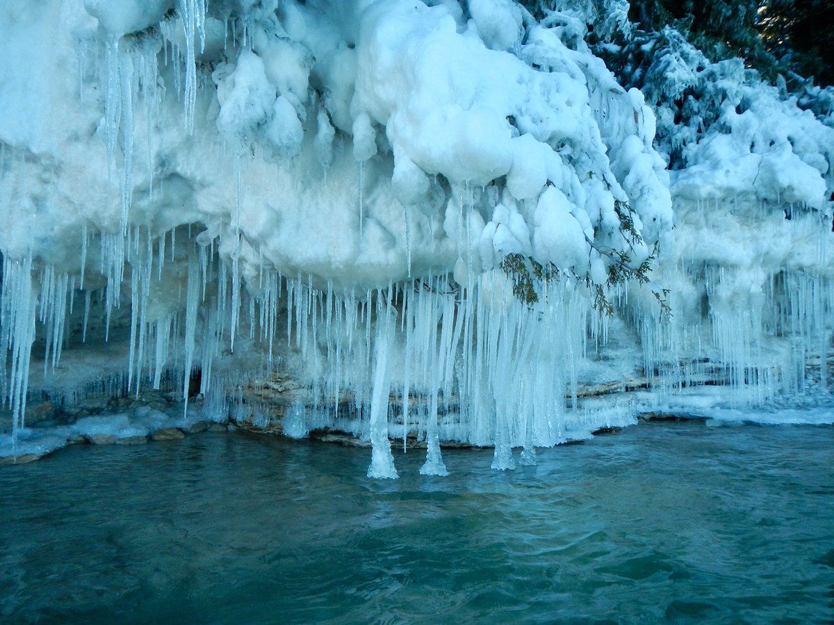Baileys Harbor is open for padding.  Had a perfect day - 23 degrees, sunny and light WNW winds. Shoreline is awesome now.  #WinterKayaking #DoorCounty #KayakDoorCounty #BaileysHarbor
