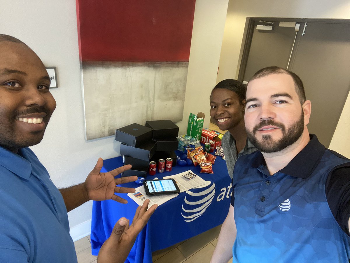 BiscayneStore's tweet image. "There is no power for change greater than a community discovering what it cares about." – Margaret J. Wheatley.🔥🔥🔥 Productive Table Day!🔥🔥🔥
#WinLocal #BayFlow #Snapinto2020
@efrenfavela @Sumitra_Coote @jrluna11 @preciouszmoment @SaidySantiago @JasonJj5839 #WorldDomination