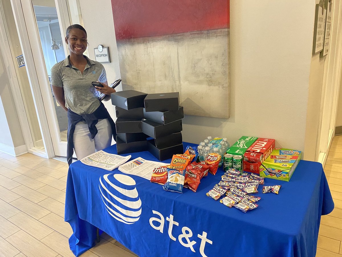 BiscayneStore's tweet image. "There is no power for change greater than a community discovering what it cares about." – Margaret J. Wheatley.🔥🔥🔥 Productive Table Day!🔥🔥🔥
#WinLocal #BayFlow #Snapinto2020
@efrenfavela @Sumitra_Coote @jrluna11 @preciouszmoment @SaidySantiago @JasonJj5839 #WorldDomination