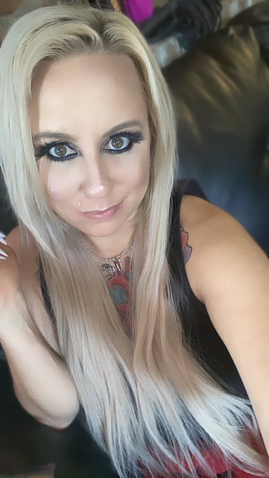 Happy Monday my friends! Busy as busy can be! Gotta get ready for #Reno!   Love you all. Will post more<a href="/tag/reno"class="tags"><span>#reno</span></a>