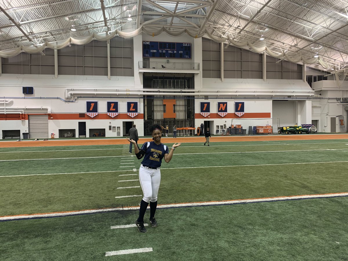 HowardZoie's tweet photo. Feeling blessed and humbled to have received a D1 scholarship offer to play softball for @Illinois_Alma #GOILLINI🔶🔷 https://t.co/CFbmjbbbAE