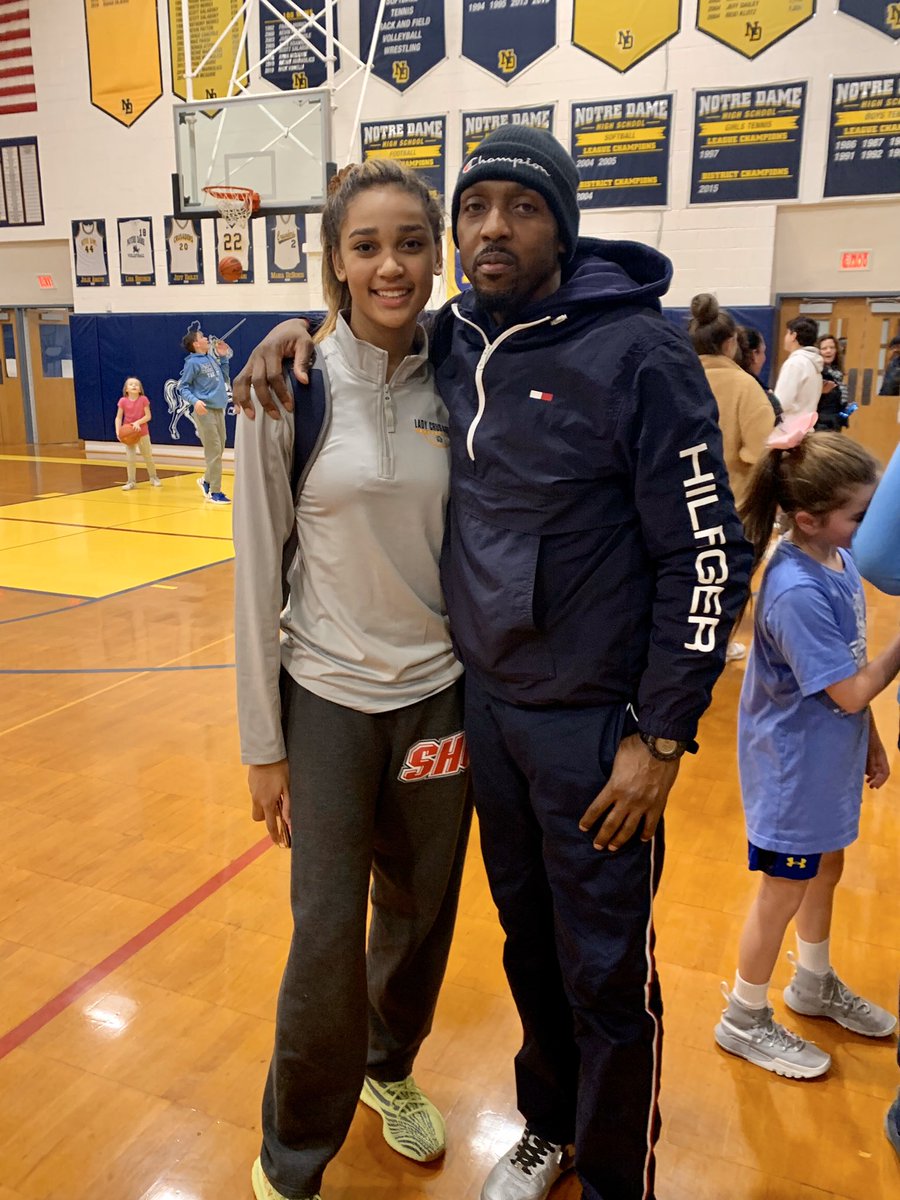 antoniabatess's tweet photo. Thanks @horace_real for coming out to support me tonight ! https://t.co/Mbj2W4107w