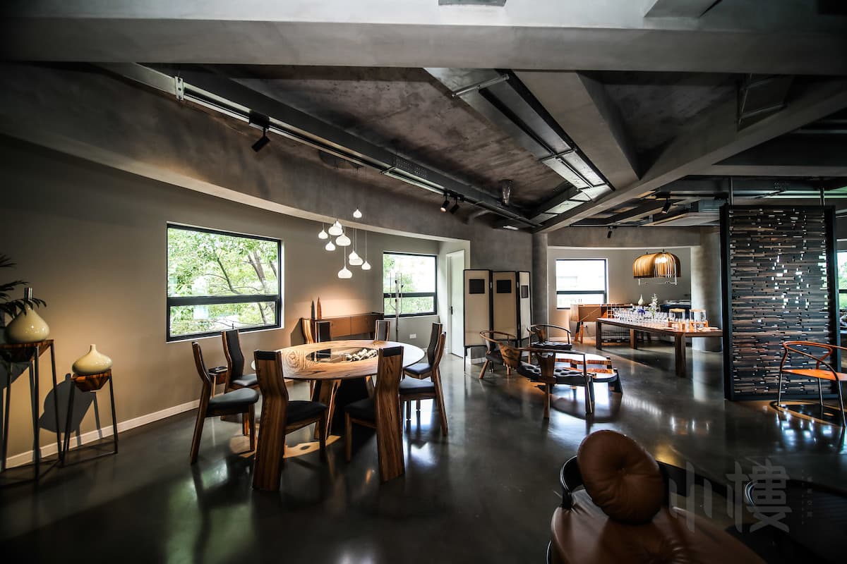 ChinaCiff's tweet photo. Located at 3034 Longteng Avenue, Xiaolou brings together multi-form products, such as well-known domestic and foreign architectural design, home design, sculpture art, installation art, new material and smart home, opening “The First Year” of art furnishing. https://t.co/MUfbMiKWcp