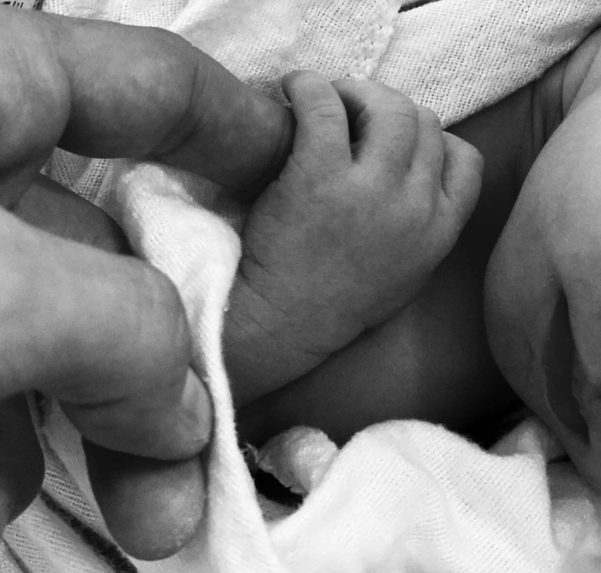 MPBE's tweet photo. Bienvenue Isaiah ... 🥰💫
On souhaite plein de bonheur aux heureux parents ☺️ @MPokora @ChristinaMilian https://t.co/AULP0NMTMV