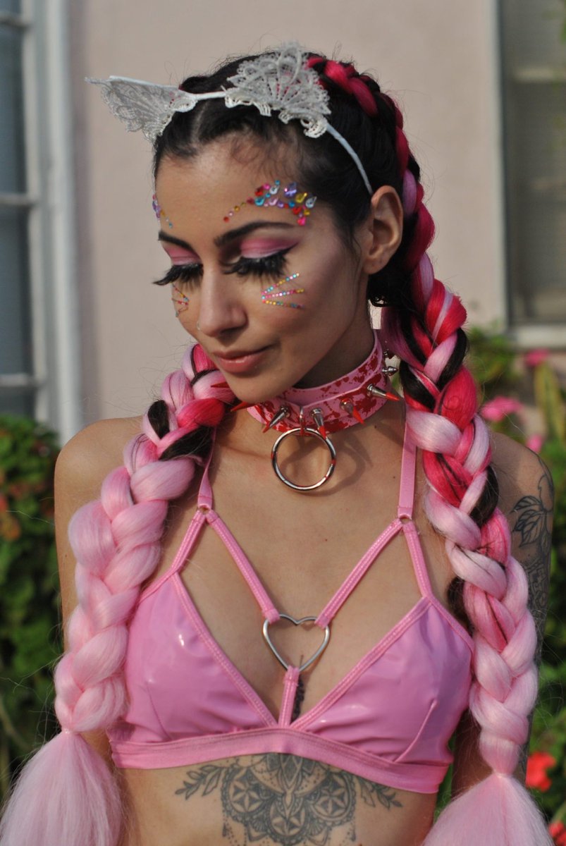 destroydolls's tweet photo. Well hello there.. I see you’re at Illenium and judging by your pink rave outfit you must be a kawaii girl... but wait, did you just headbang a bit? Yes. Is that a bloody choker you’re wearing? Yes. That means you have a wild side..I must get to know...you. https://t.co/oCMwlEr5ln