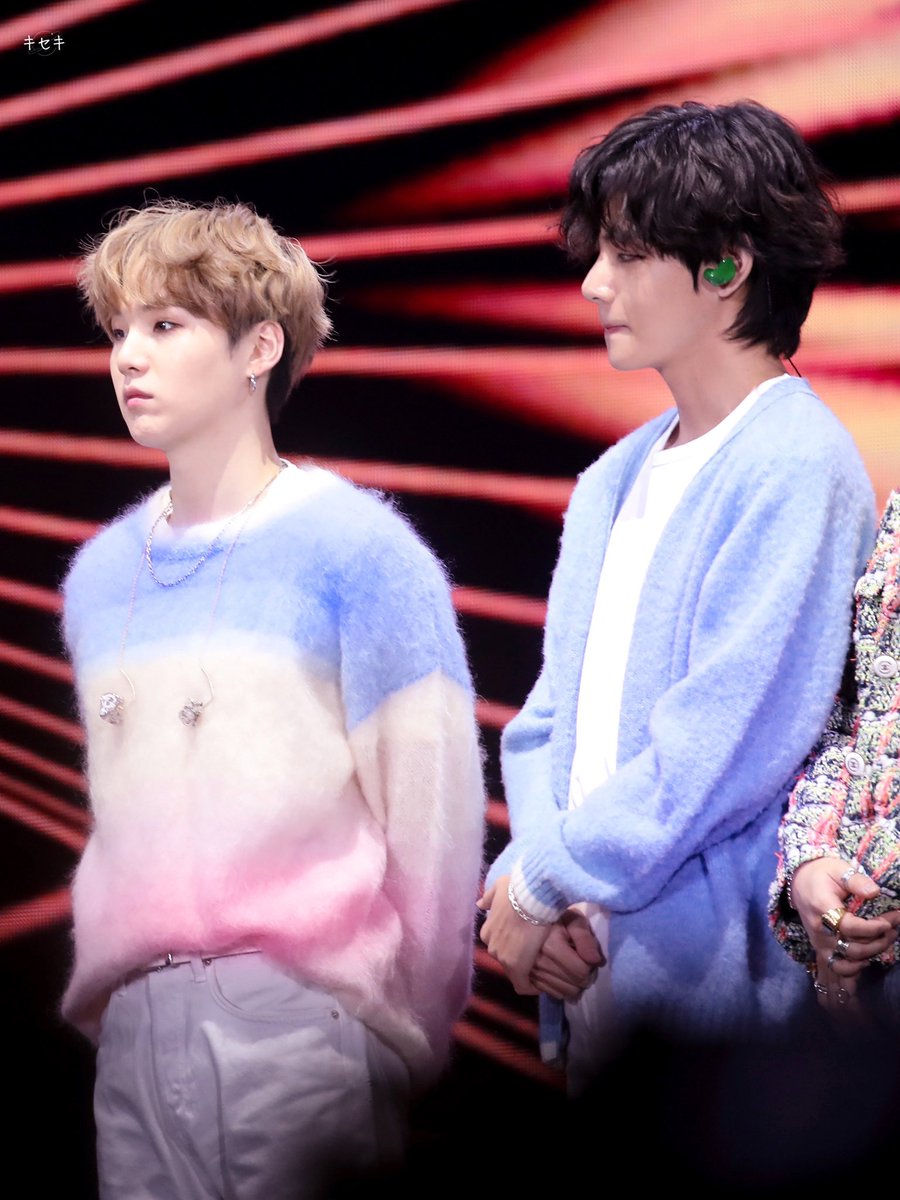 뷔슈 Pics (@rolxgucci) on Twitter photo 
