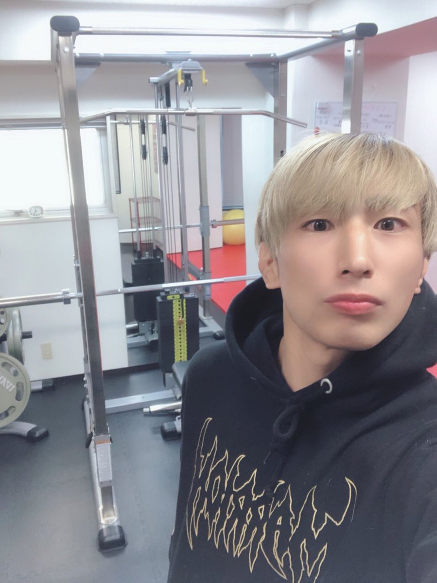 shooto_wa's tweet photo. 今日も午前から有難いことに予約頂いてたので仕事して練習！🥊
ご予約、お問い合わせ承っております😌
info@hk-studio.info

#HKSTUDIO #パーソナルトレーニング　#西新宿　#キックボクシング　#マリアパ https://t.co/kjCqj1YNW2