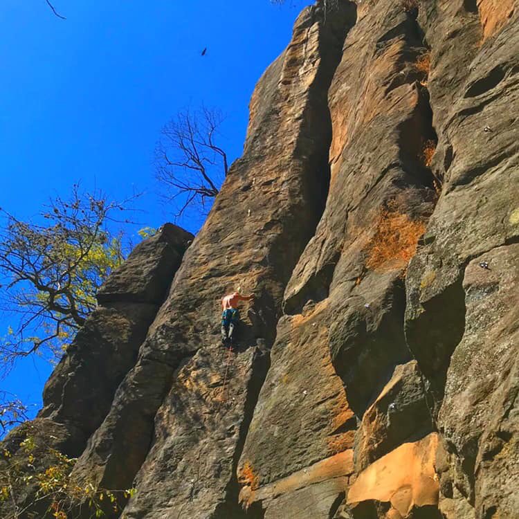 CMoreno_SV's tweet photo. #ClimbingTraining | El fin de semana pasado nos fuimos a QuboAntigua en Guatemala 🇬🇹 a entrenar en el tension board y a escalar en Amatitlán.
📸 👇🏻 Ya tenemos todo listo para nuestro curso el próximo sábado , mas información ! #Escalada #Climbing #ElSalvador #VerticalLab https://t.co/XkjoAxaEwQ