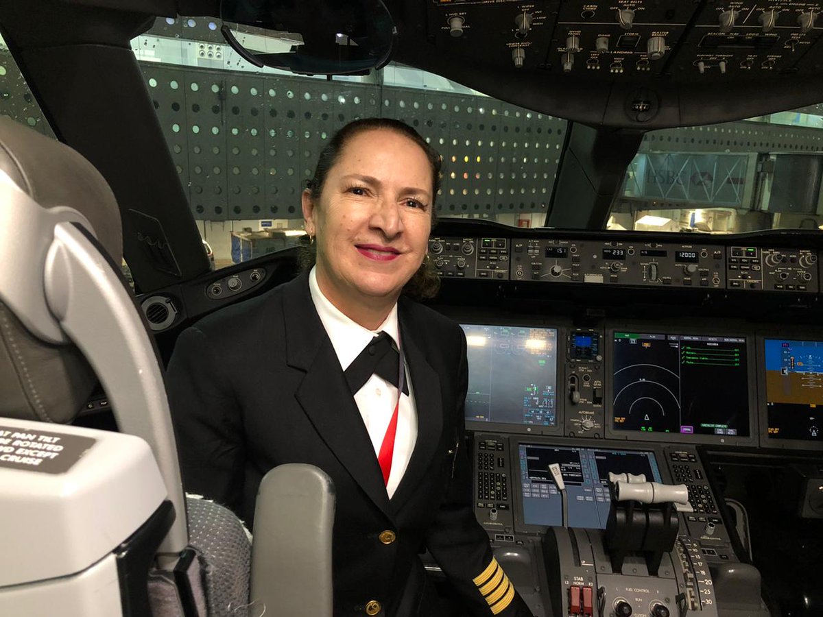 Enel_Aire's tweet photo. #Historia La Cap. Abadie dos años en #Aeromar y 38 en #Aeroméxico en donde operó casi en su totalidad las aeronaves de la aerolínea, desempeñado las funciones de asesora-instructora en varias de ellas y desempeñó la posición de coordinadora de Factores Humanos por 6 años. https://t.co/kCGlmLQLa7