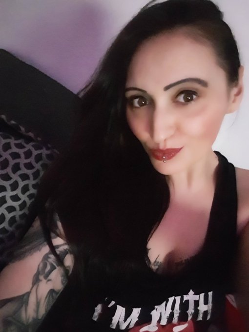 Da is se wieder. Die geile Sperma Maus! Leider lag ich ne Weile flach wegen einer b&ouml;sen Lungenentz&uuml;ndung<a href="/tag/neuesprofilfoto"class="tags"><span>#neuesprofilfoto</span></a>