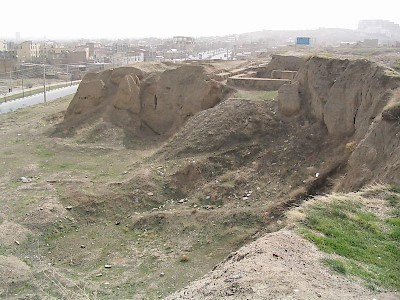 Today's addition to my Iranian cultural heritage site thread is another city of the past that is partly covered by a modern city. Ecbatana was the capital of Media. You can see the modern city of Hamadān in the final pic.