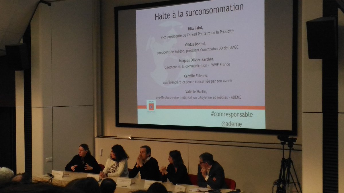_yonnel_'s tweet image. Matinée #comresponsable à l&apos;occasion de la sortie du guide @ademe. Plus de 10 ans autour des mêmes débats, tout a changé mais rien n&apos;a changé... Impatient de lire ce guide pour (peut-être) y trouver de quoi faire (vraiment) évoluer la #communication