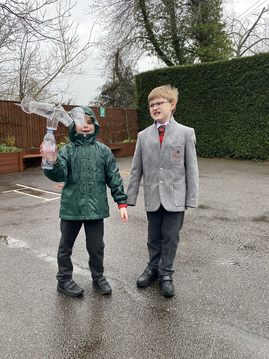 The weather may be grim, but it’s perfect for a spot of meteorology in our Group 1 class! ☔️