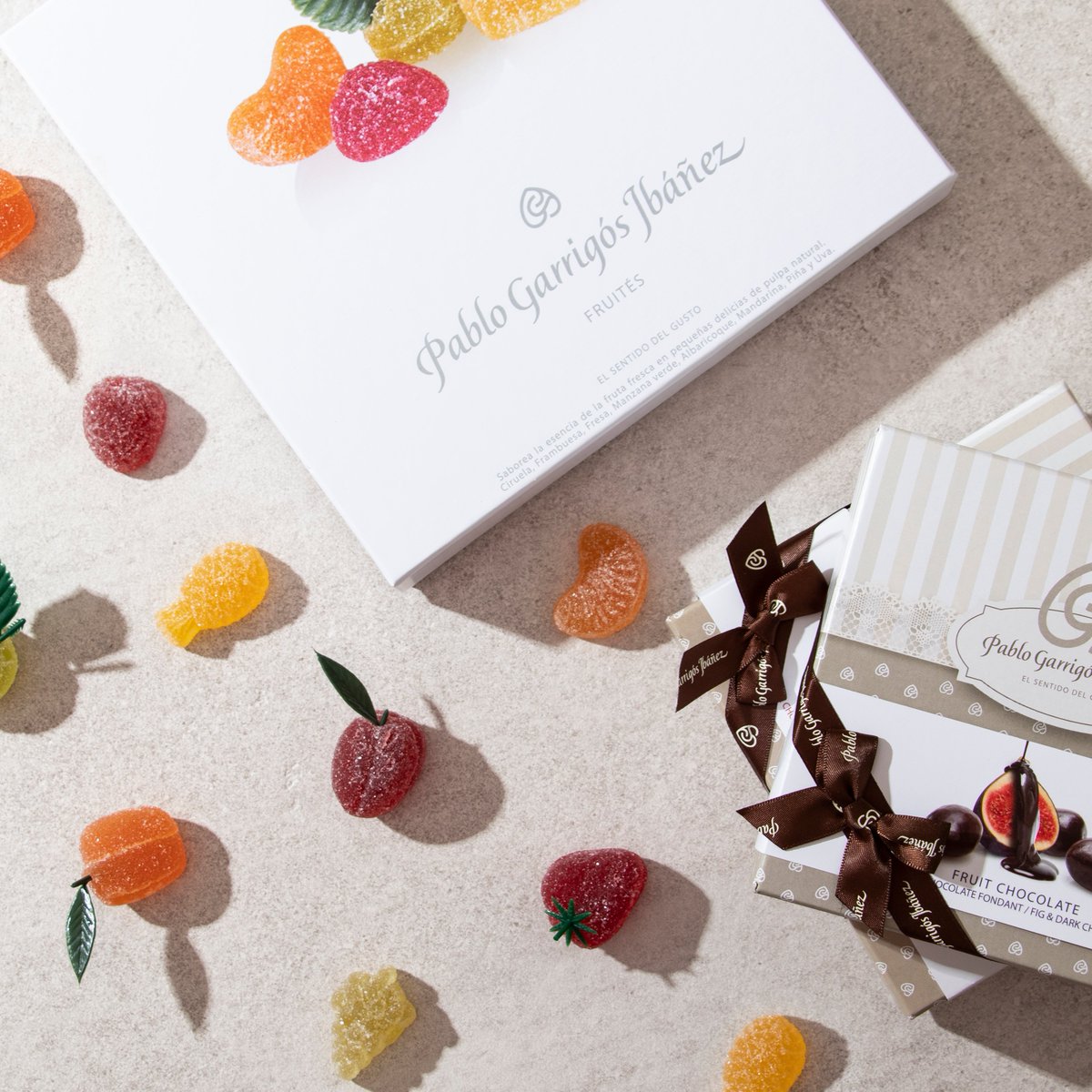 Estamos de #SorteoExpres en nuestras cuentas de Facebook e Instagram. Si nos sigues y comentas los post del sorteo puedes conseguir un pack con nuestros productos más #smile: Fruités y bombones #ChocolateVintage 100% naturales ;). #PabloGarrigósIbáñez #elsentidodelgusto