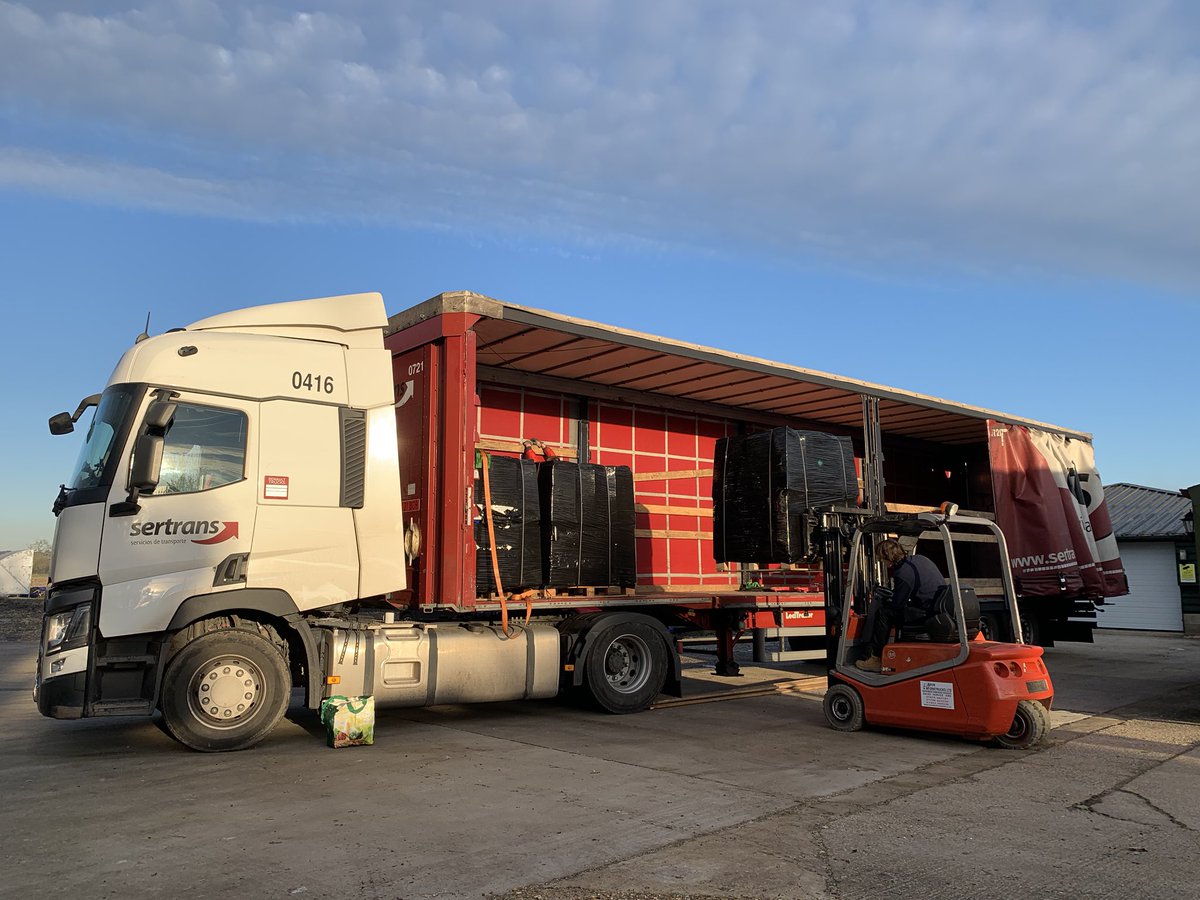 HeatLoadCoUk's tweet image. Great start to the day! 2MW of Rack Mounted #ServerEmulators en route to Morocco to be used to commission a new #DataCentre 🇲🇦