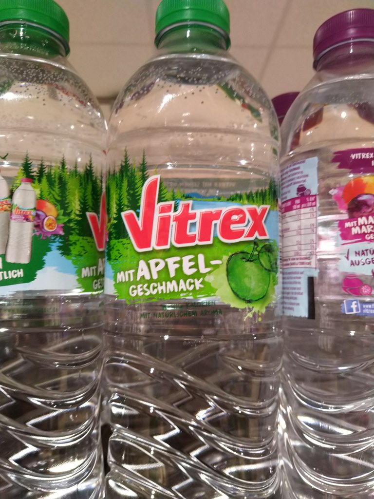LeonardKlint's tweet photo. Konsequent: Sieht aus wie Glasreiniger, heisst wie Glasreiniger, schmeckt wie Glasreiniger 👍 #vitrex #innenreinigung #gesundheit https://t.co/jc4ASijnWa