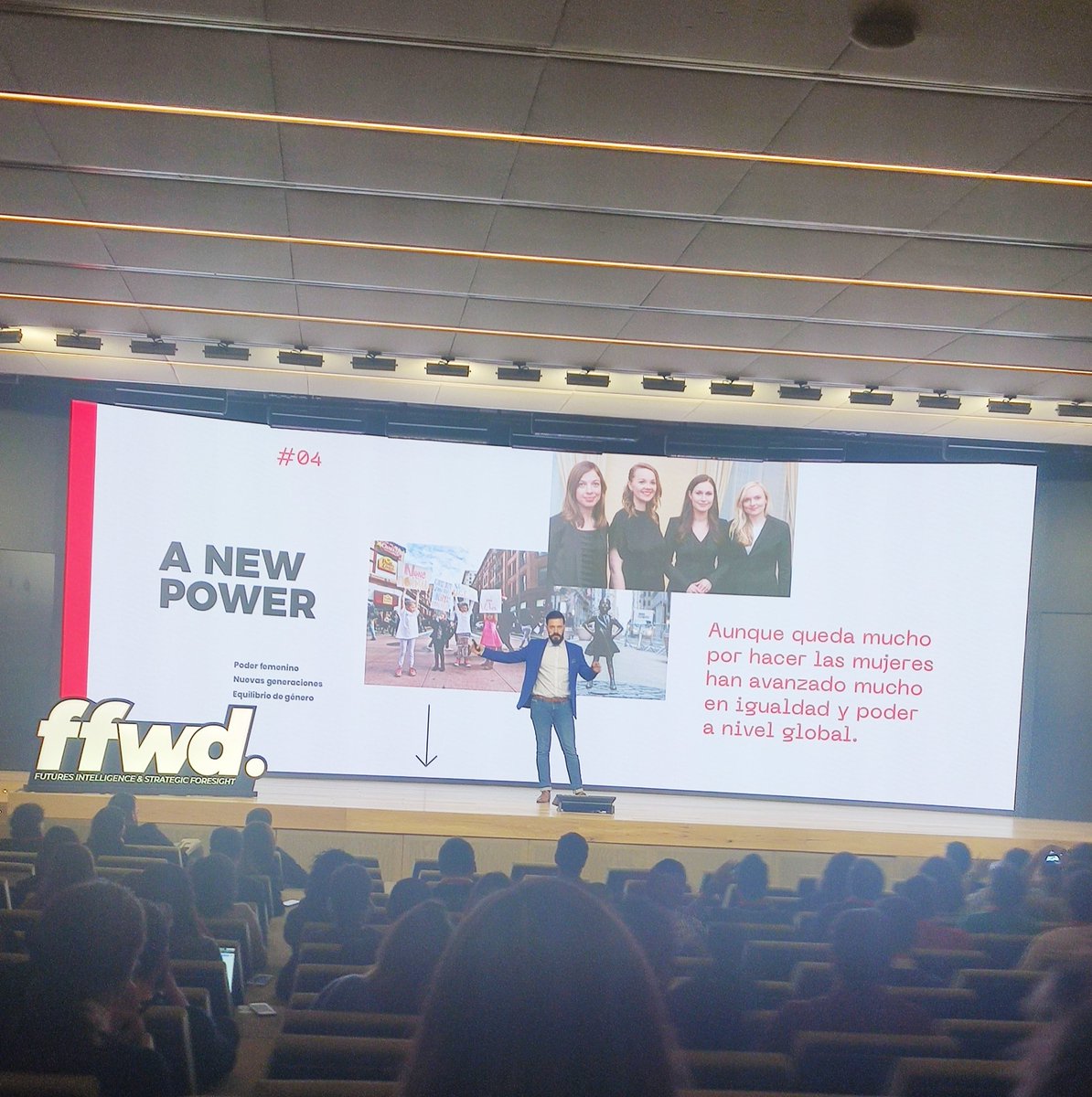 Esther Maroto tweet media