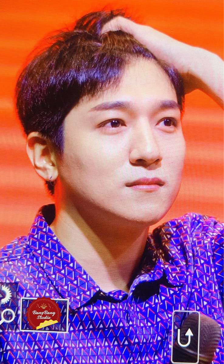 sungjin berantakin rambut dari berbagai sisi