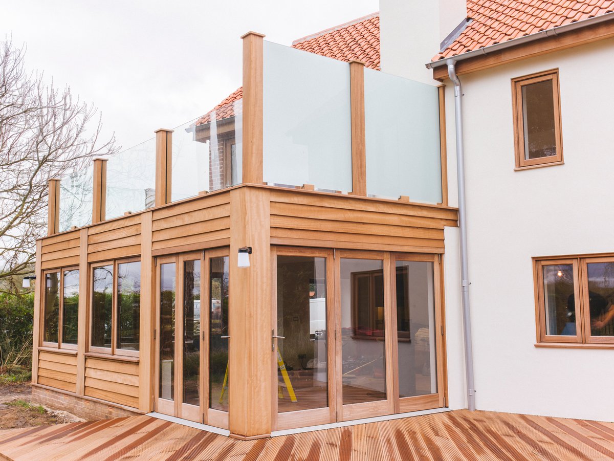 grocottmurfit's tweet photo. ABOVE BOARD
A single story timber frame extension goes a step further with outdoor living space above. #BuildingABetterNorfolk

G&amp;M: Exceptional Norfolk Builders &amp; Property Developers
Email: info@grocottandmurfit.co.uk
Phone: 01328 851420
Website: https://t.co/4mehDuhrfh https://t.co/ksOjWCKJle