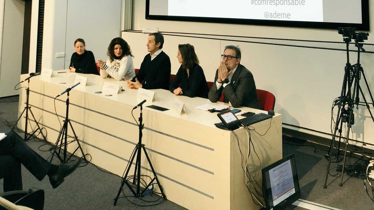 charl1e_B's tweet image. Si on ne s’attaque pas à ce qui est dans notre imaginaire, on n’y arrivera pas.
Nous recevons entre 400 et 4000 messages publicitaires par jour...
Nous devons faire évoluer le modèle publicitaire pour lui donner un rôle moteur dans la transition énergétique.
#comresponsable