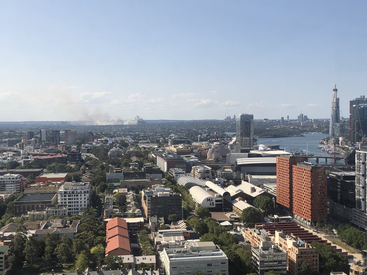 nathanielfay's tweet photo. Lane cove fire, not sure the address but can see it from office area https://t.co/jrNTsiKG6U