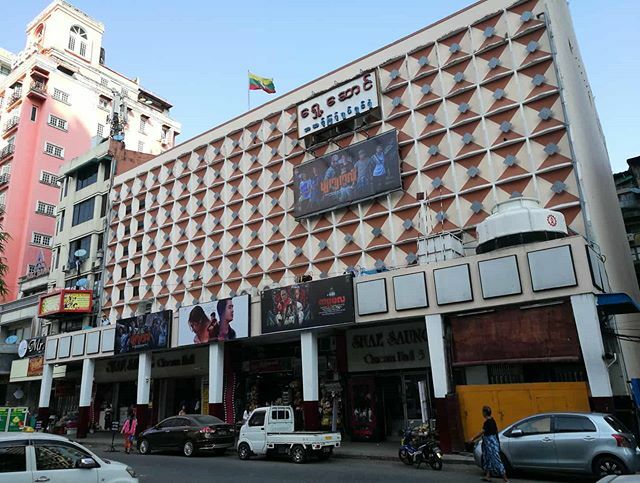 SEAsiatheater's tweet photo. Just in case you were wondering, the Shae Saung (originally known as The Lighthouse) is still running.
Yangon, Myanmar
#theaterhunt #cinematreasures #beforethecineplex #shaesaung #mingalarcinemas #yangon #instamyanmar https://t.co/giE8RdBAWK https://t.co/W6etQD0QD7