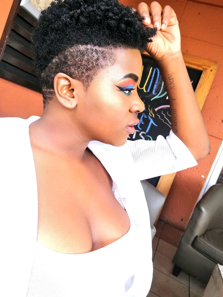 MsKulie's tweet photo. So My mom still yells at me for cutting my hair 😹😂🤦🏾♀️ Everytime I talk about hair I get subs😹🤞🏾🤒 she doesn't know Chiskop is coming soon.
Here is my #Hairvolution. Let's see yours https://t.co/hqcbRDd2LU
