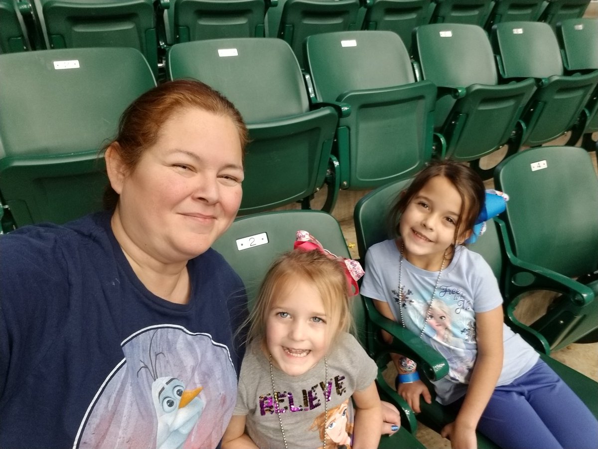 Azul1323's tweet photo. @TexasLegends @dallasmavs @mcuban @jasonterry31 @DwightPowell33 @luka7doncic I took these lil cuties 2 their 1st π game ever & my 1st Legends game 2nite & it was AWESOME! Loved the Experience! It was great 2 c a few of my Fav Mavs Favs Coutside! #MFFL #MakingMemories #CancerWontStopMeFromCheering4MyMavs #NotReady2GiveUp #FortyMavsStyle #LuvTheLegends https://t.co/gsU5g4VWwn