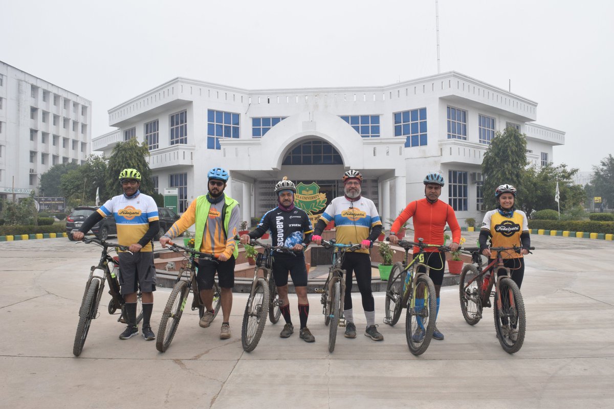 GLA_Mathura's tweet photo. Take care of your #body. It's the only place you have to #live.
The #PedalYatri Group came from Gurugram to GLA by cycle to #motivates student about #physical #health.
#EventsAtGLA #GLAUniversity #happiness https://t.co/hVDI0mVcKS