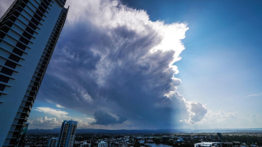 couriermail's tweet photo. Brisbane and the Gold and Sunshine coasts are in the firing line for the second day running, with severe storms tipped to bring hail and flash flooding https://t.co/z9azKN54W6 #bnestorm #seqstorm #gcstorm #scstorm https://t.co/5To4EgwT2m