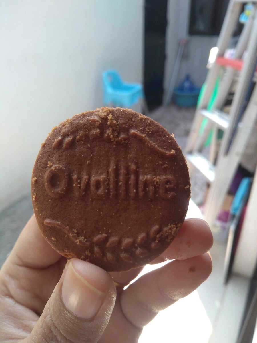 maulidaovi's tweet photo. Biskuit coklat ter-favorit 👍 https://t.co/JFe41ZTy5L