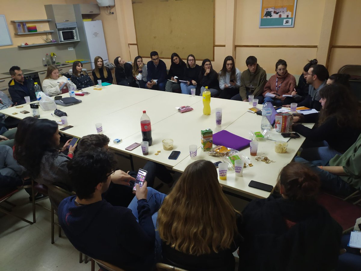 Ahir, a la reunió territorial de <a href="/Zona12MCECC/">Zona 12 MCECC</a> a l'<a href="/esplaixiribec/">Esplai Xiribec</a> vam estar parlant sobre l'#AGO2020, el Moniké i la Dotzena. També vam informar sobre la reunió de la #XarxaMCECC del dia 14 de febrer.