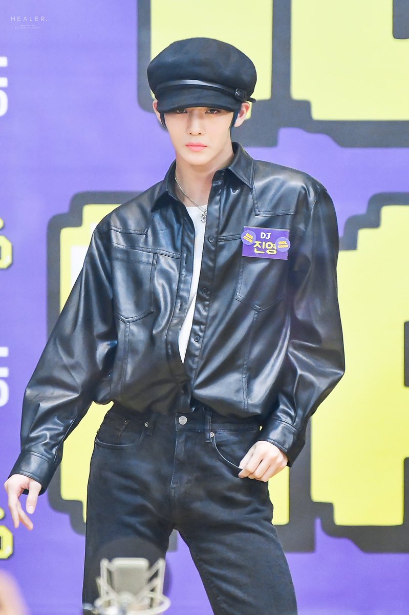 Healer098510's tweet photo. 200120 HQ

IdolRadio 

#CIX  #팬바라기 #배진영 #JINYOUNG #BAEJINYOUNG https://t.co/u4mq01JrkJ