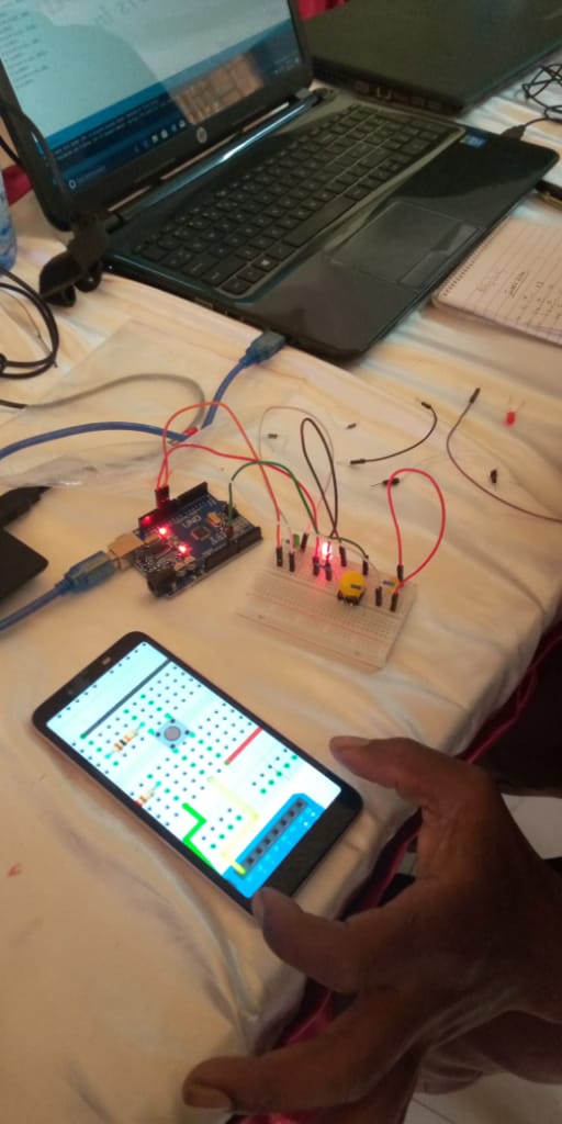 GESCI's tweet photo. Narok and Nyamira County teachers during training on coding using Arduino and Scratch. #TeachersCanCode #Kenya #GESCI https://t.co/XpC5y388EO