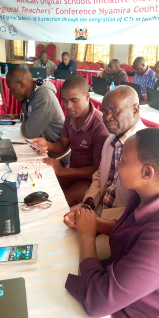 GESCI's tweet photo. Narok and Nyamira County teachers during training on coding using Arduino and Scratch. #TeachersCanCode #Kenya #GESCI https://t.co/XpC5y388EO