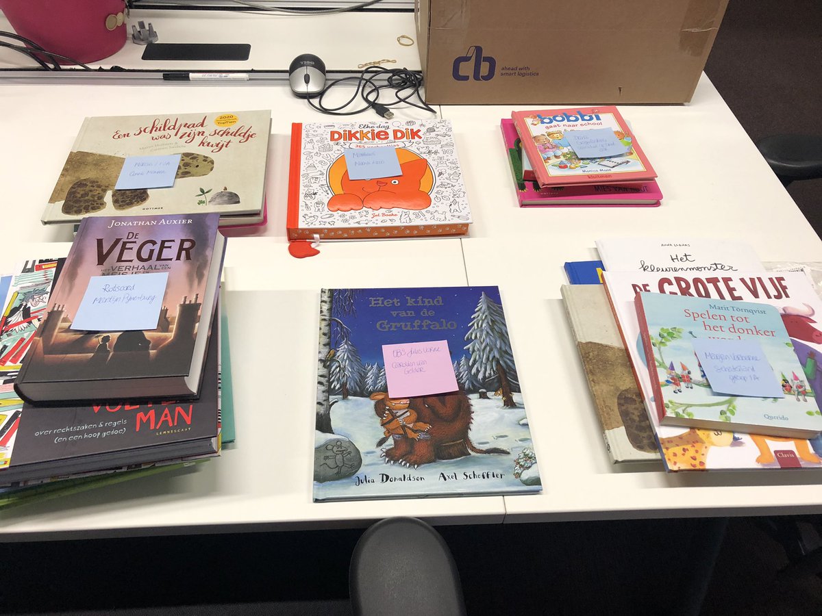 Mandy1603_asr's tweet photo. Boeken, boeken, boeken! 📚
Morgen gaan weer zo’n 120 collega’s op stap om voor te lezen op KDV en basisscholen!

#asr #asrdoethet #nationalevoorleesdagen #voorlezen #financielezelfredzaamheid #begint #met #goed #kunnen #lezen https://t.co/LDoiEUlOxj